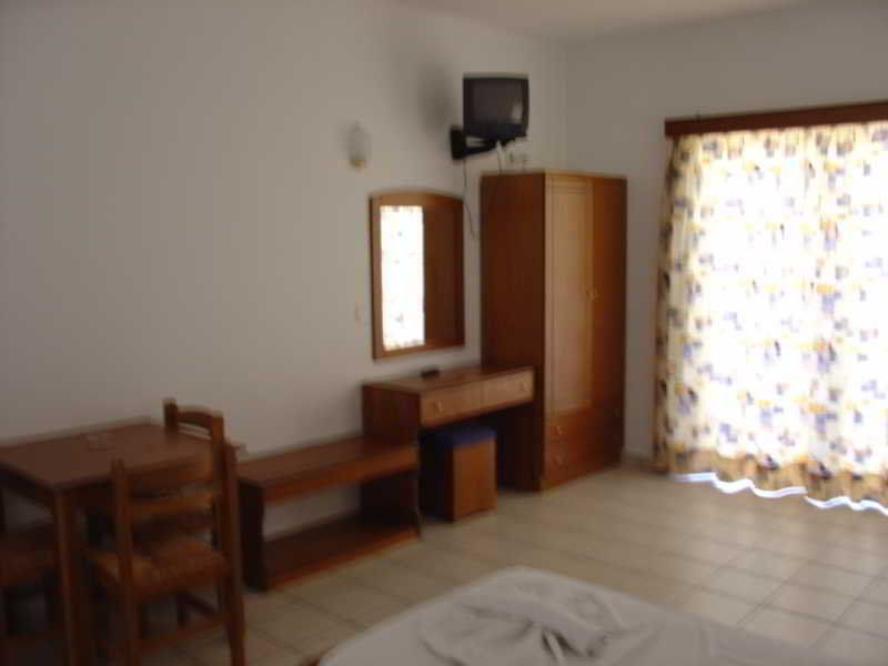 Dias Hotel Apartments Agia Marina Buitenkant foto